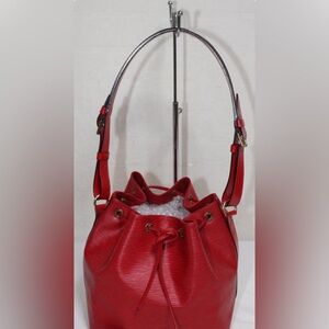 ❤️💯Authentic LOuis Vuitton Red Epi Leather Petit Noe ❤️